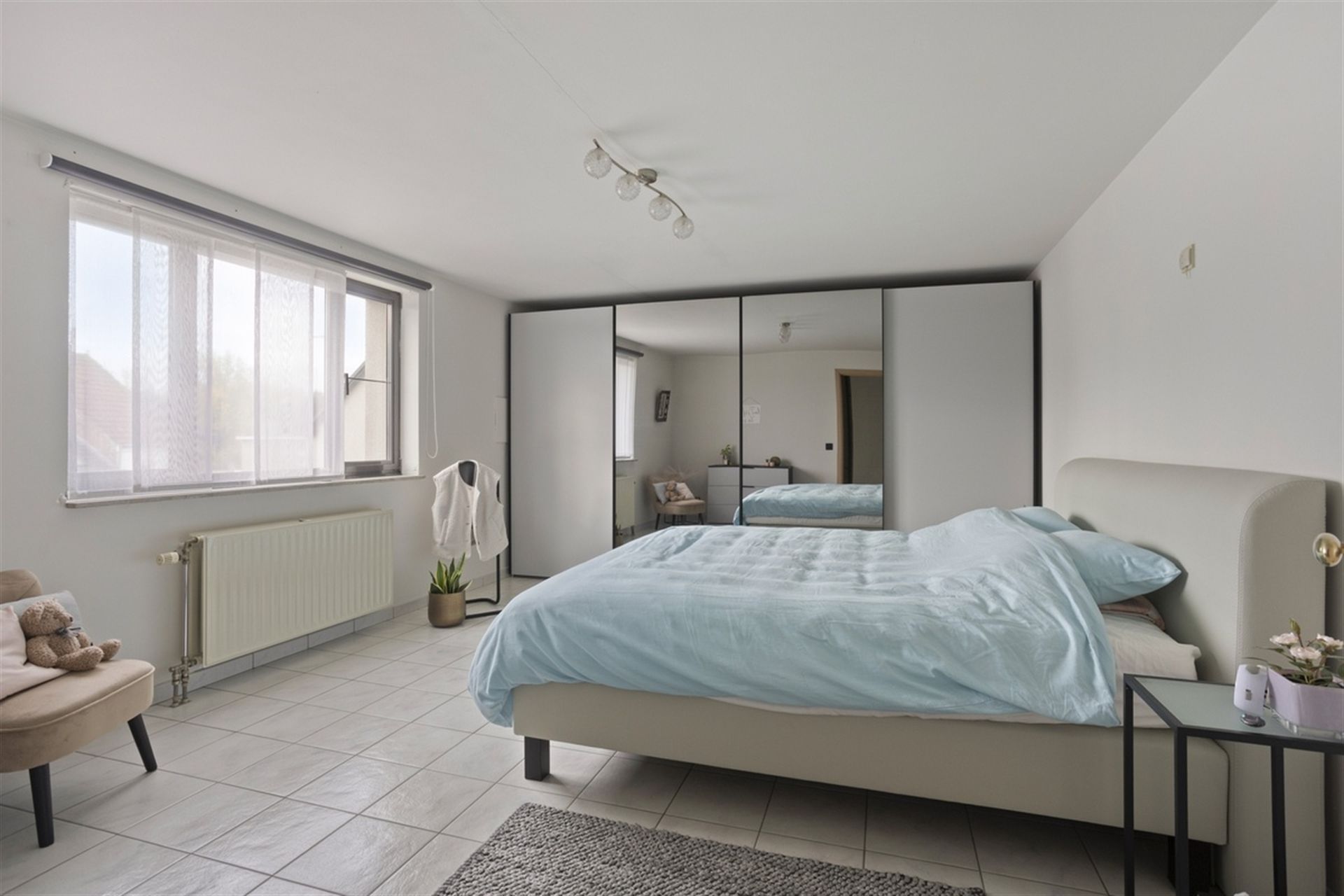 Riante Woning met 4 Slaapkamers foto 16