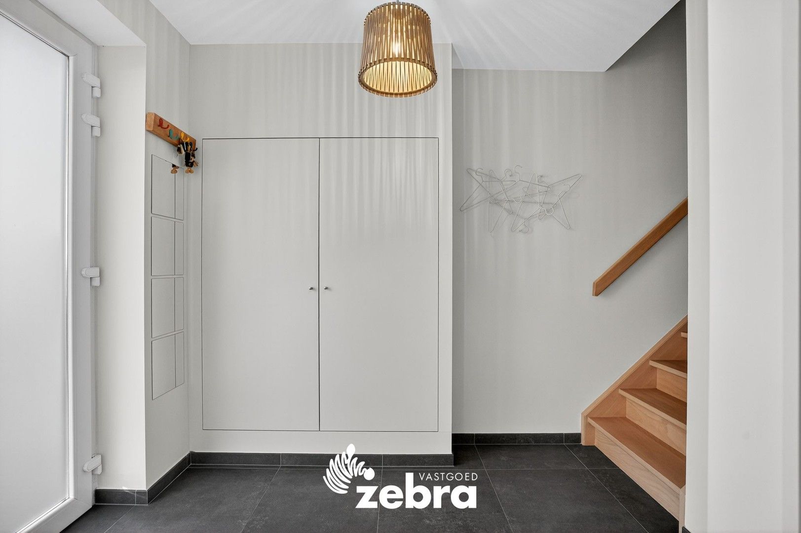 Instapklare woning met 4 SLK, 2 BADK en GARAGE! foto 5