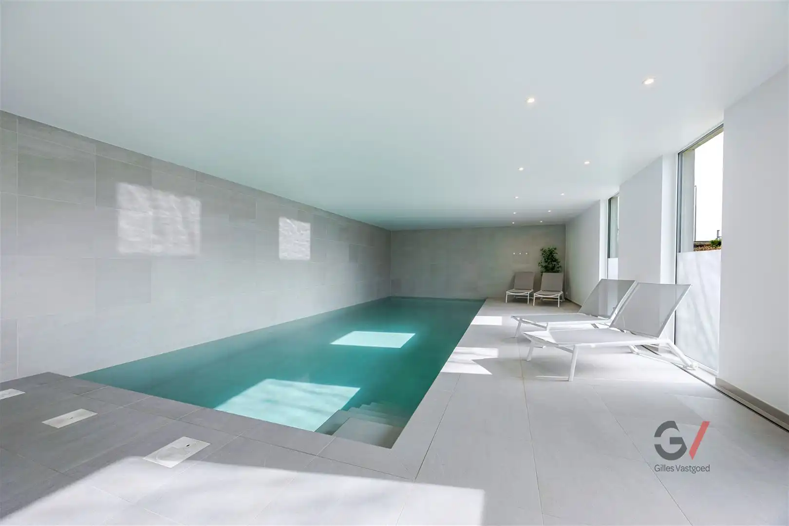 Lichtrijk en modern appartement met ruim terras foto 20