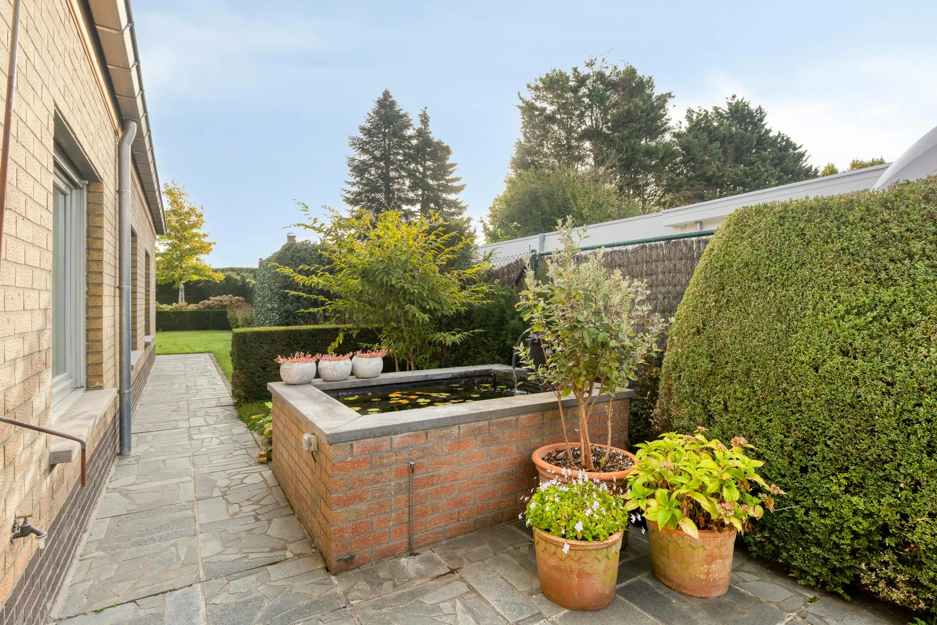 Instapklare bungalow op 898m² te koop in Wevelgem! foto 6