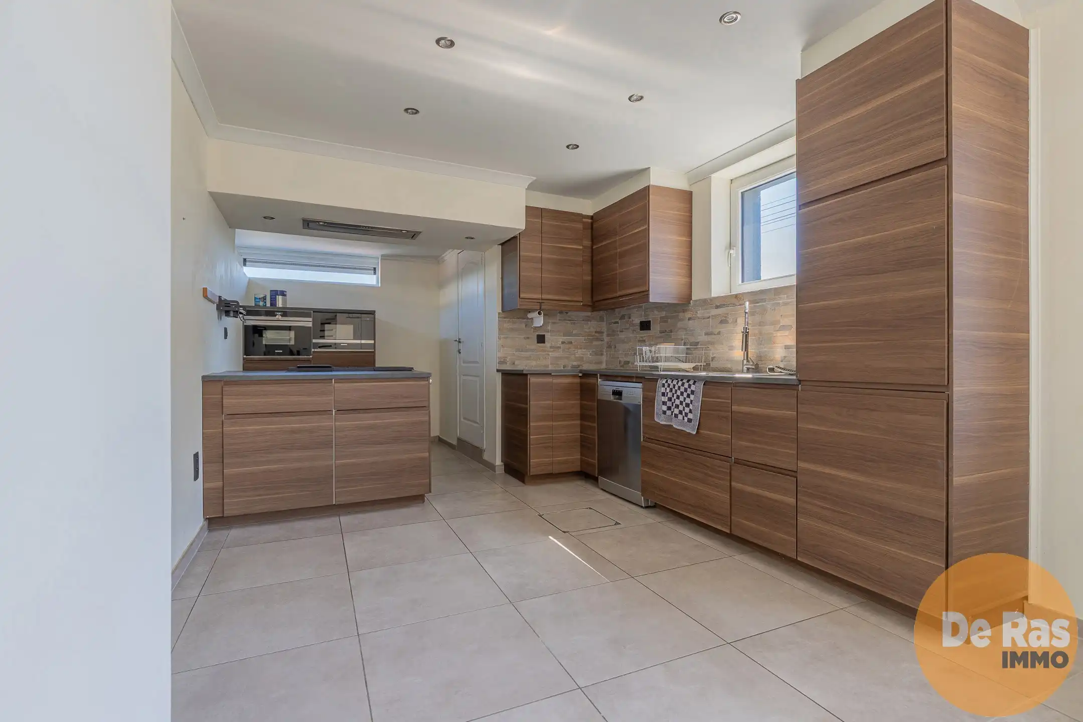 HERZELE - Instapklare woning naast station Herzele foto 6
