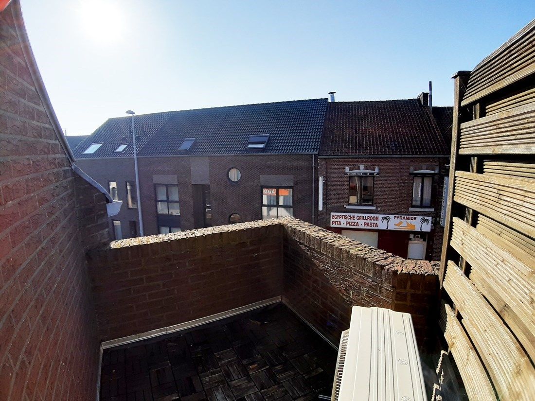 Gerenoveerd dakappartement MET GARAGE te Beverst foto 19