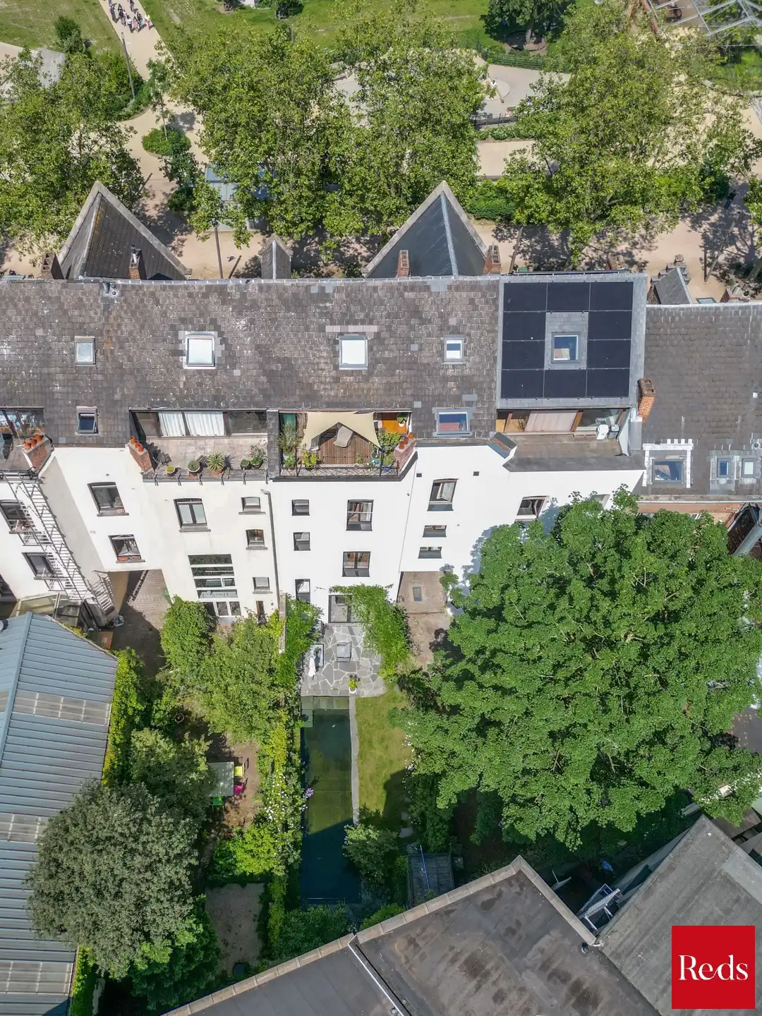 Uniek herenhuis met zwemvijver aan het Zuidpark foto 9