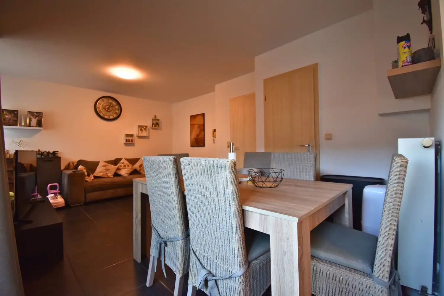 Ruim duplex appartement met 2 slaapkamers, staanplaats en kelder te huur in Lembeek foto 5