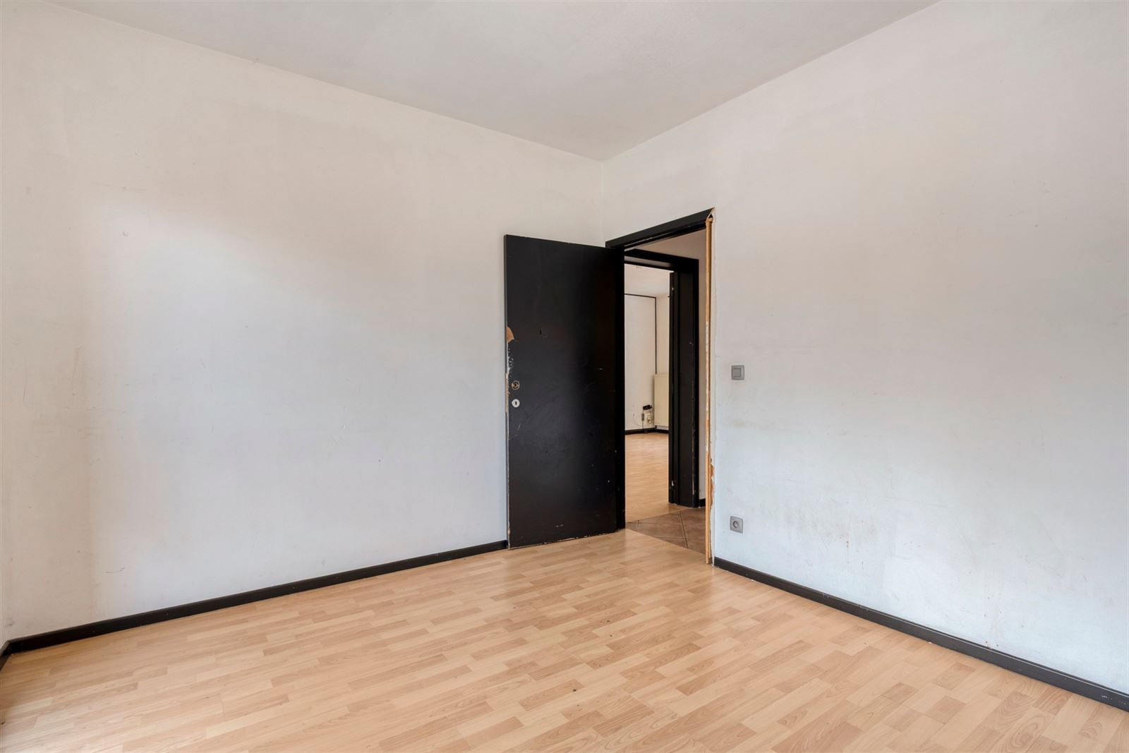 Perfect gelegen op te frissen 1 slpk appt! foto 10