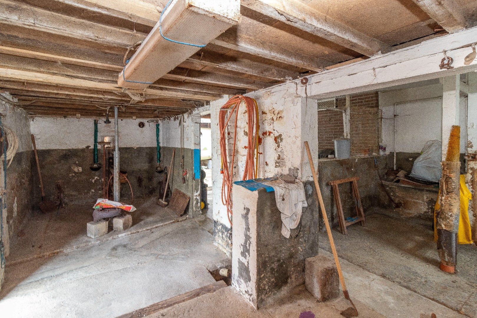 Te renoveren woning te Meerbeke foto 18