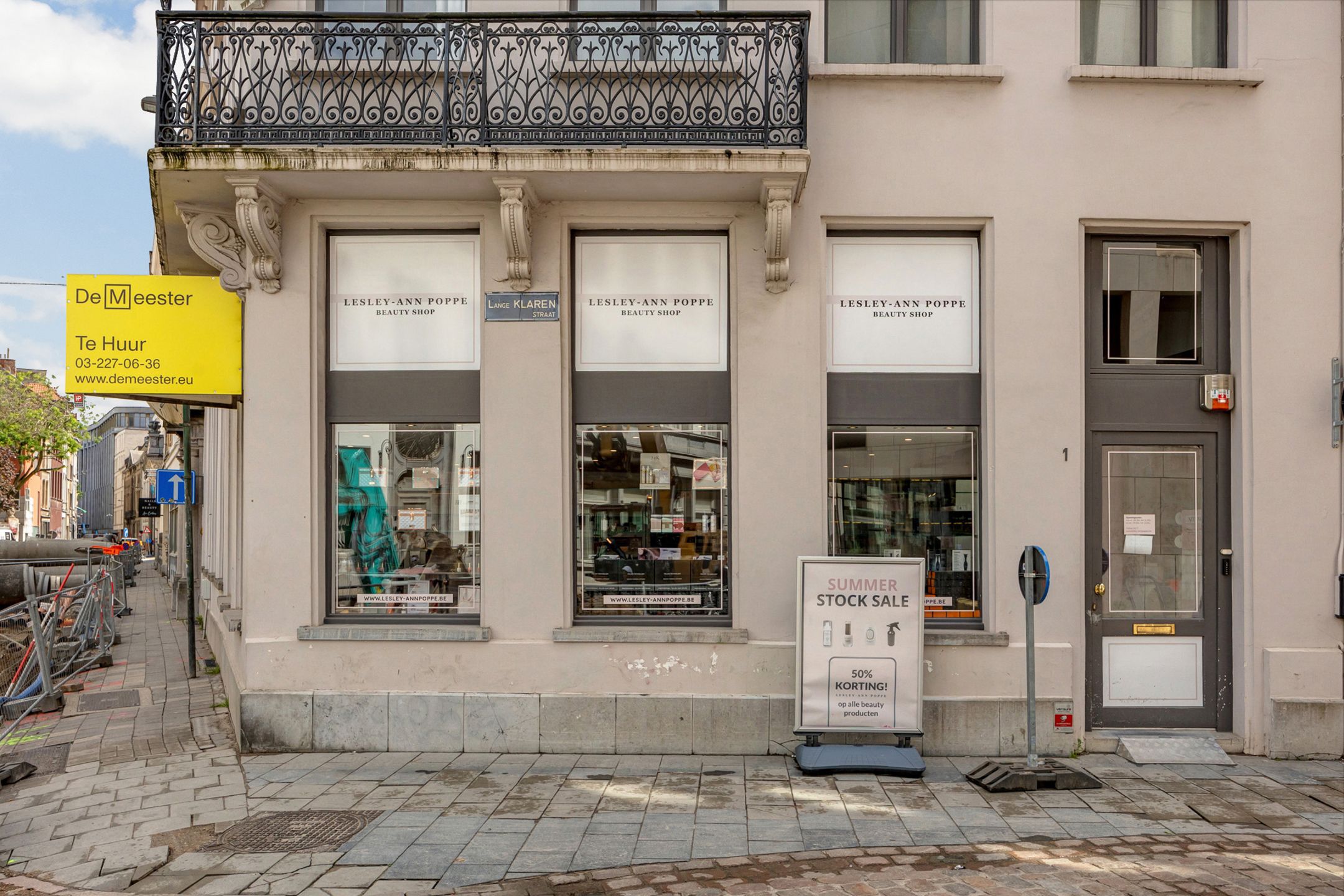 ANTWERPEN - Uitzonderlijke handelsruimte op centrale locatie foto {{pictureIndex}}