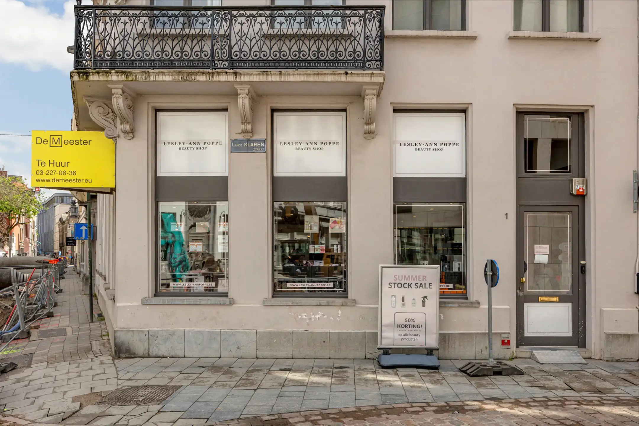 ANTWERPEN - Uitzonderlijke handelsruimte op centrale locatie foto {{pictureIndex}}