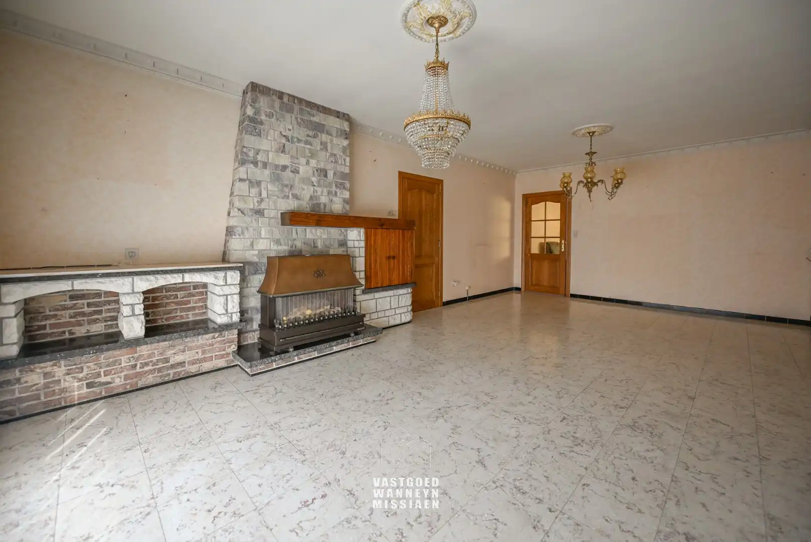 Te renoveren gelijkvloerse woning met  3slpk, garage, tuin op 1290m2 foto 8