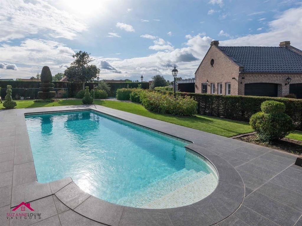 Landelijke villawoning met dubbele vrijstaande garage foto 14
