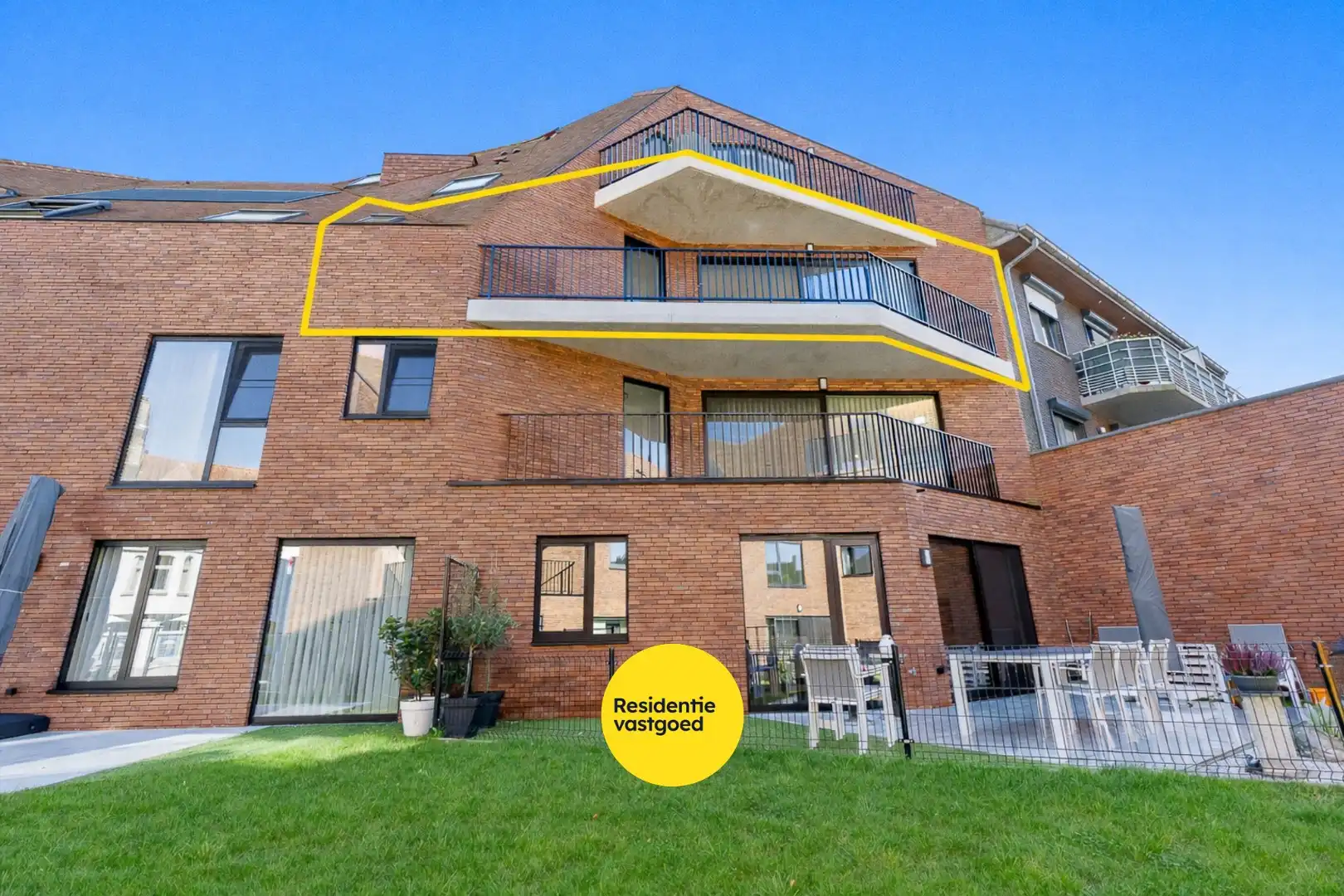 Royaal drie-slaapkamer appartement met ruim terras foto 4