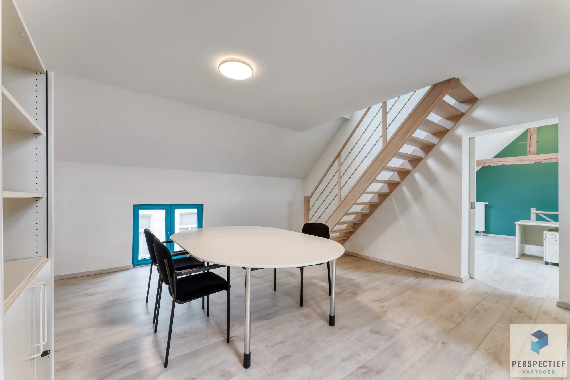 Veelzijdig handelshuis/kantoorgebouw foto 23