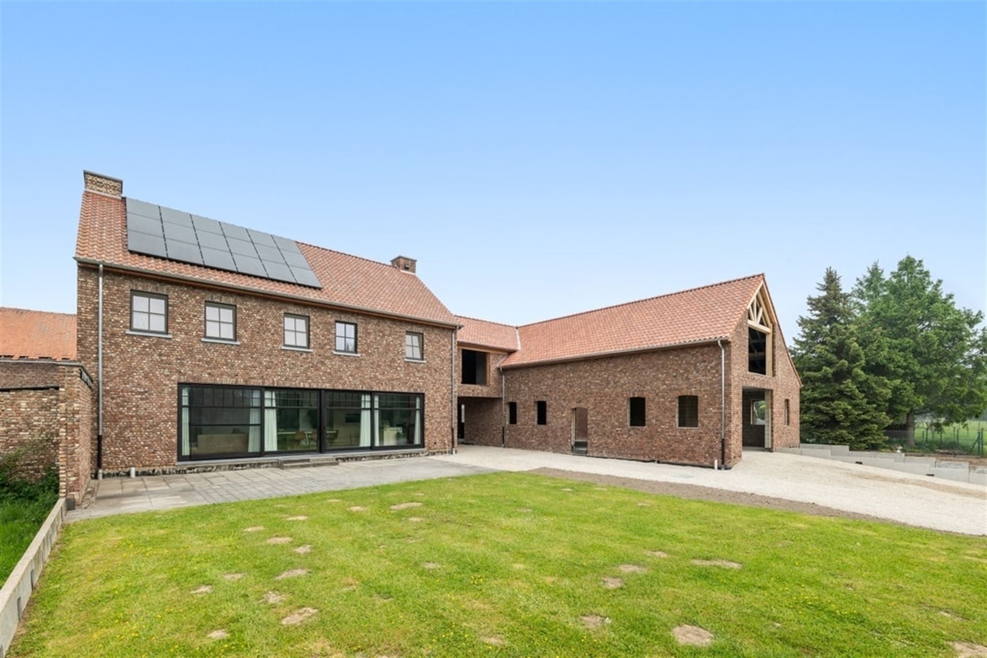 UNIEKE LANDELIJKE GEZINSWONING MET BIJBOUW VAN 320M² OP PRACHTIG PERCEEL  foto 4
