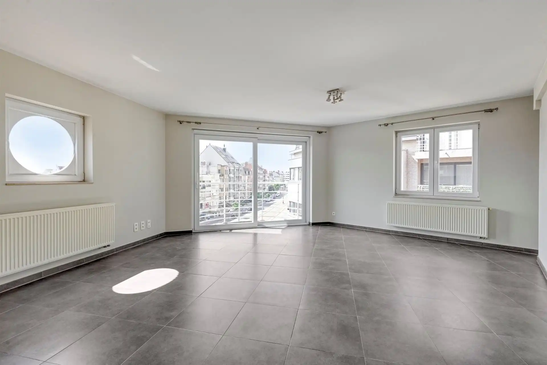 ZONNIG / STAANPLAATS  foto 8