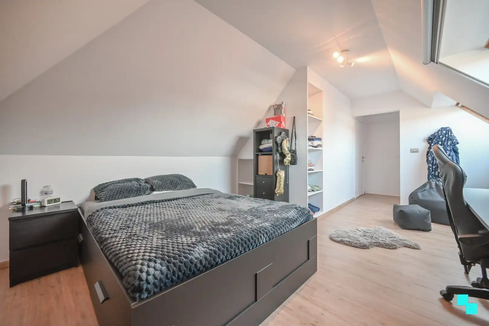 Stijlvol wonen met comfort: 5 slaapkamers, zonnig terras & moderne technieken foto 18