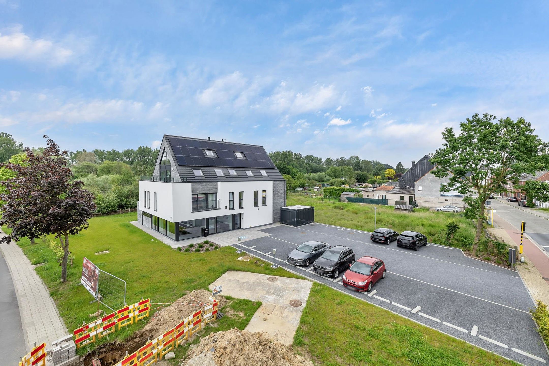 Prachtig BEN appartement met 2 slpks en terras nabij centrum foto 3