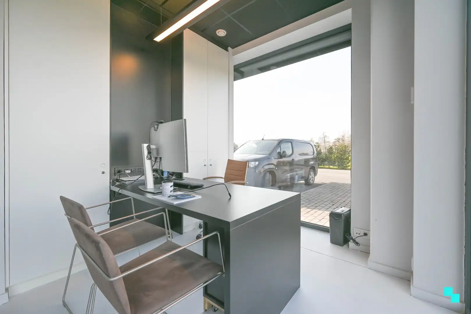 Terbeschikkingstelling van kantoorruimte in Waregem foto 11