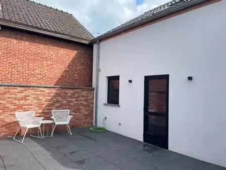 Uniek handelspand en duplex-appartement met terras foto 2