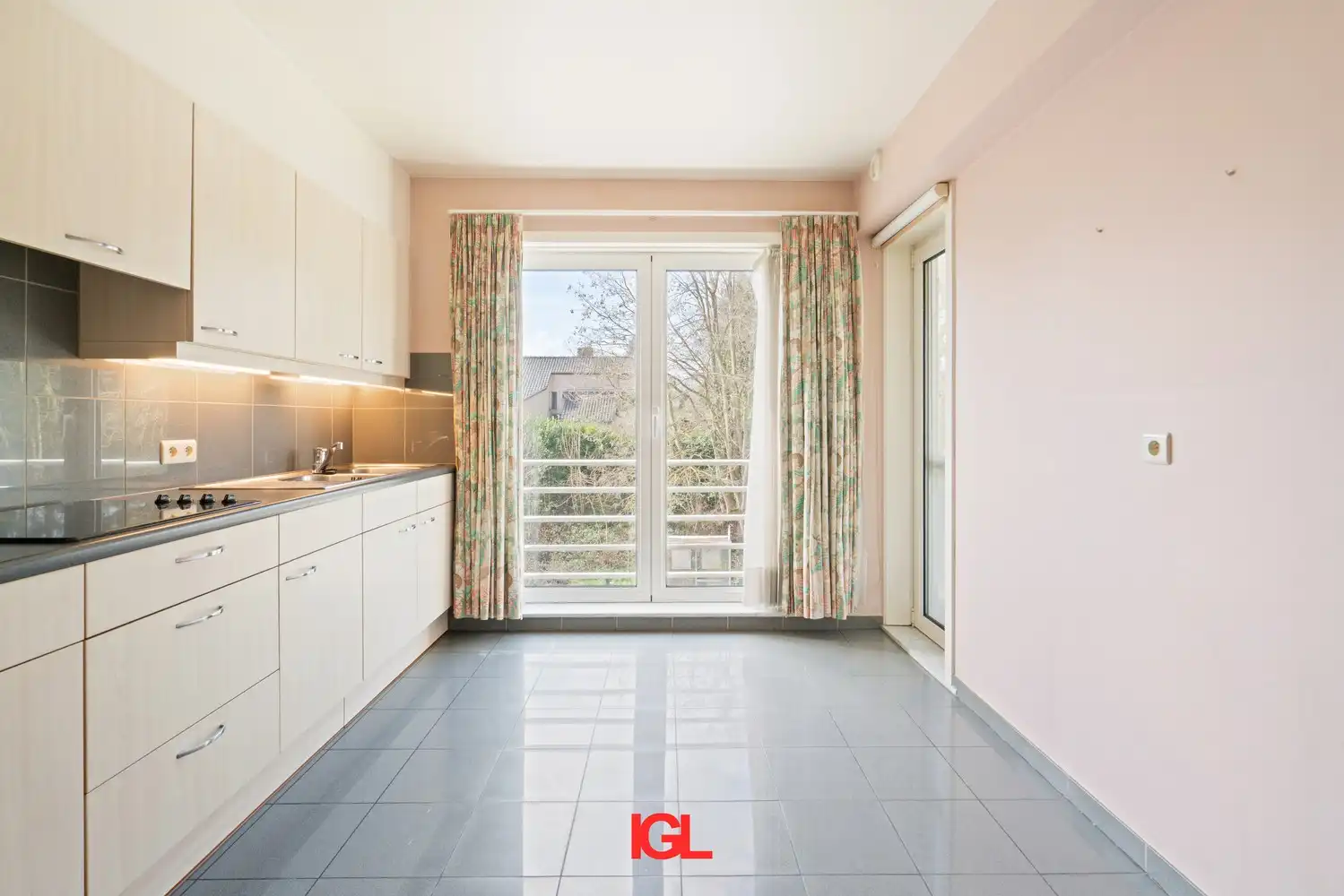 Appartement met terras en garage te koop nabij wachtvijvers centrum Sint-Pieters-Leeuw foto 8