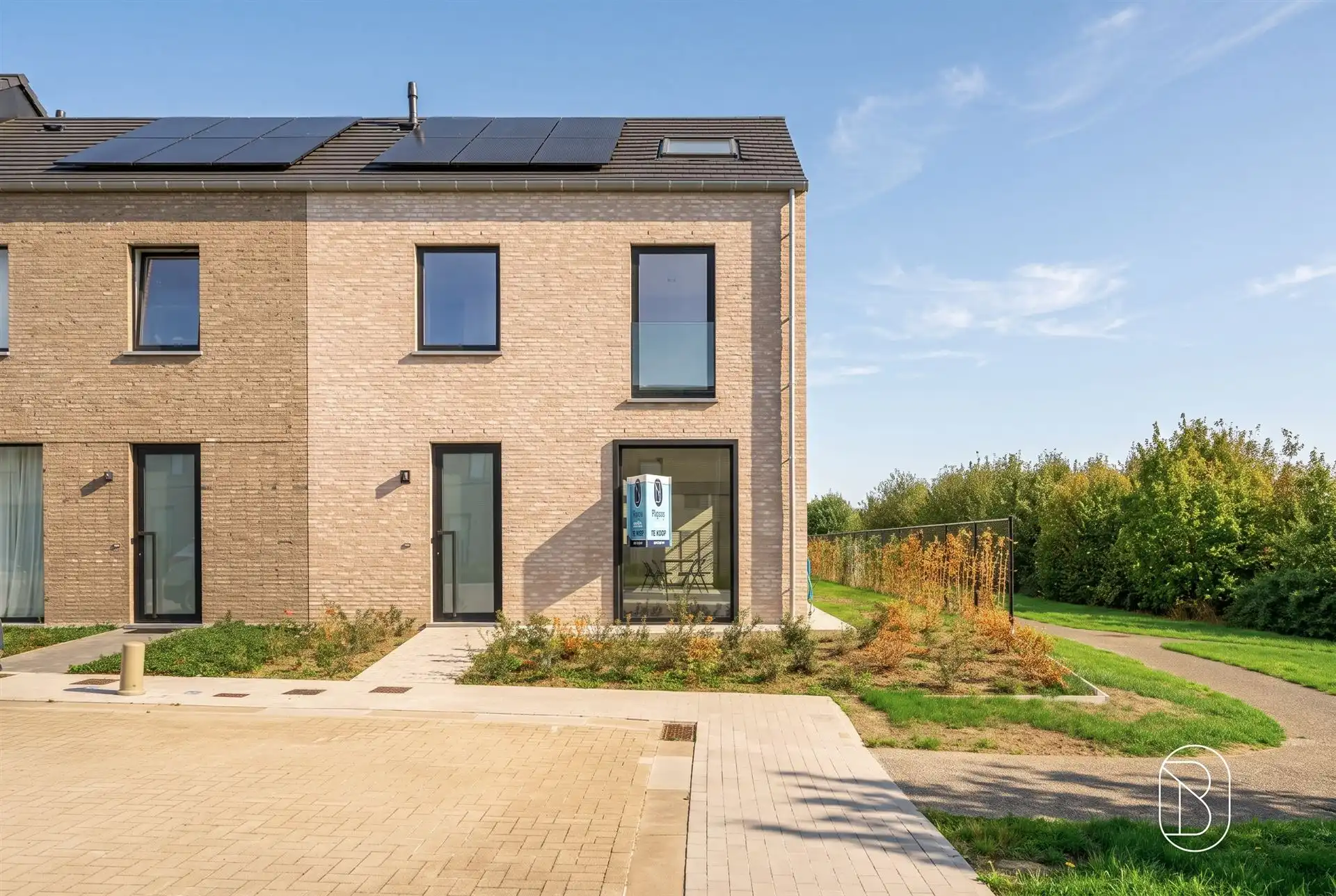 Topgelegen grote woning met 4 slk, omheinde tuin en garage. foto 21