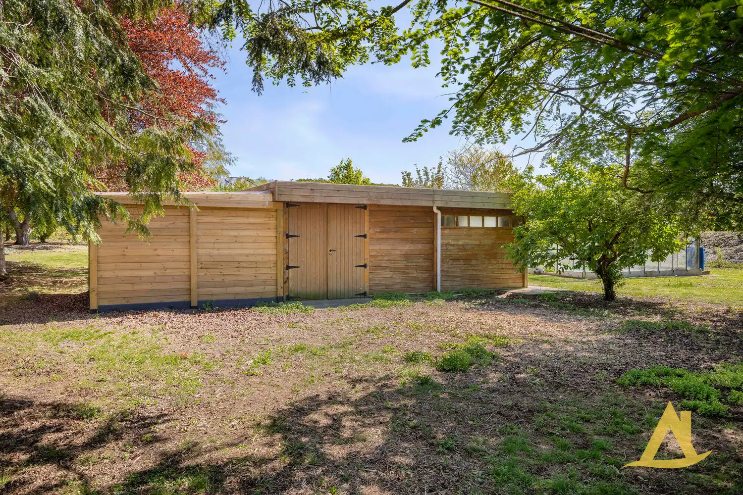 EXCLUSIEVE VILLA MET PARKTUIN EN ZWEMVIJVER OP EEN PERCEEL VAN 1HA 5A 16CA! foto 60