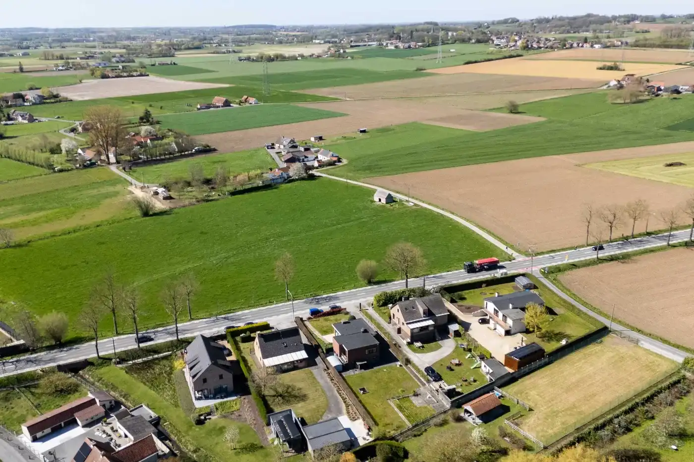 Ruime alleenstaande woning te Kerkhove. foto 4