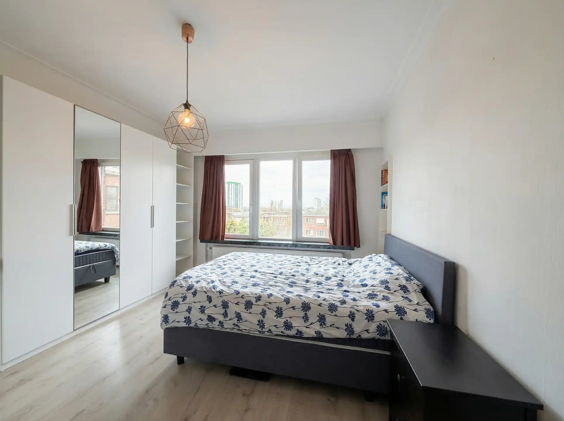 Licht en ruim 2-slaapkamer appartement op topligging foto 6