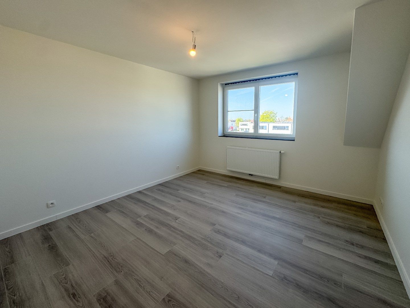 Ruim instapklaar nieuwbouwappartement (167 m²) met 3 slaapkamers en groot terras in centrum Eernegem foto 14