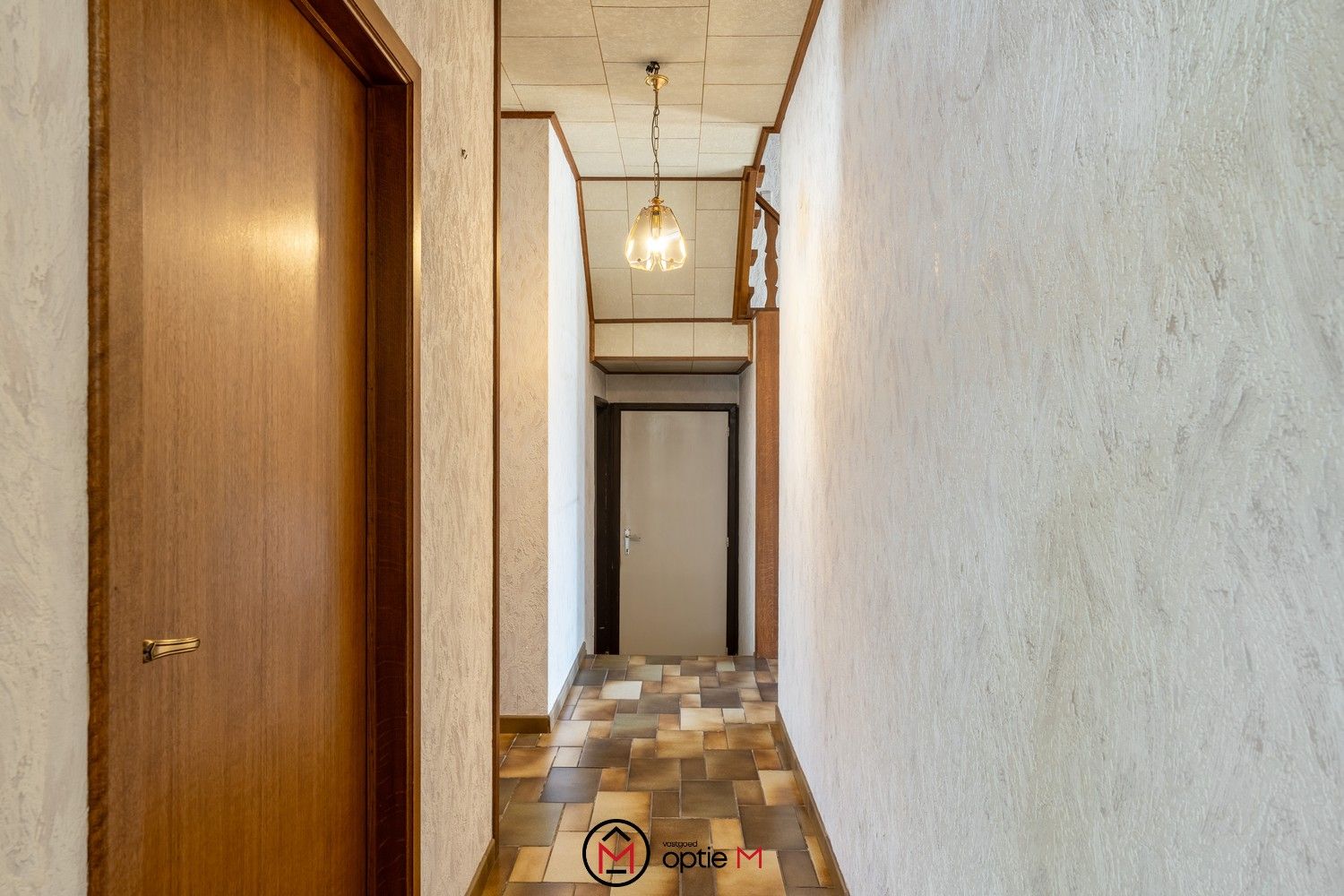 Te renoveren woning met ruim werkhuis foto 11