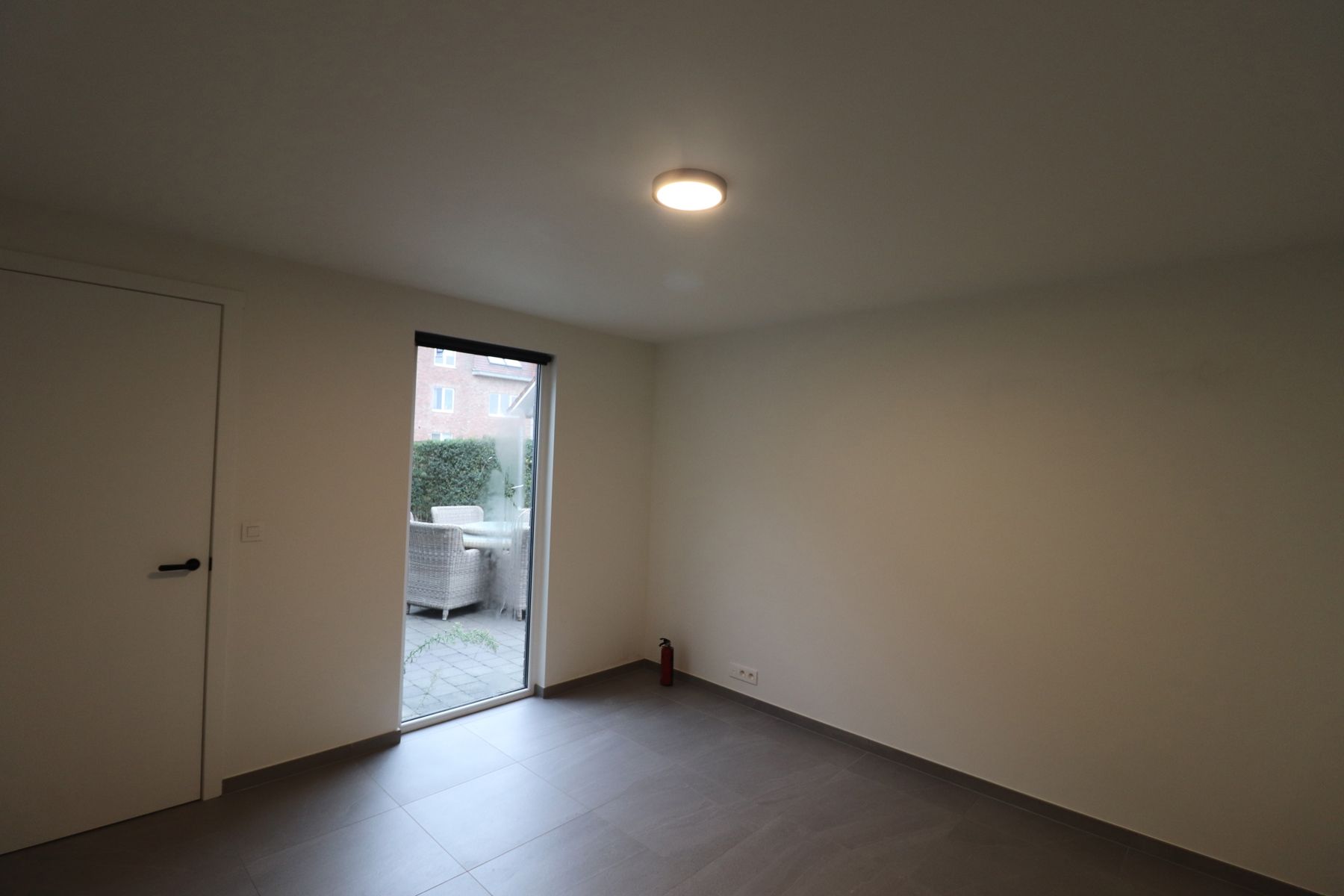 Een recent gerenoveerde woning met 3 slaapkamers, terras en garage. foto 10