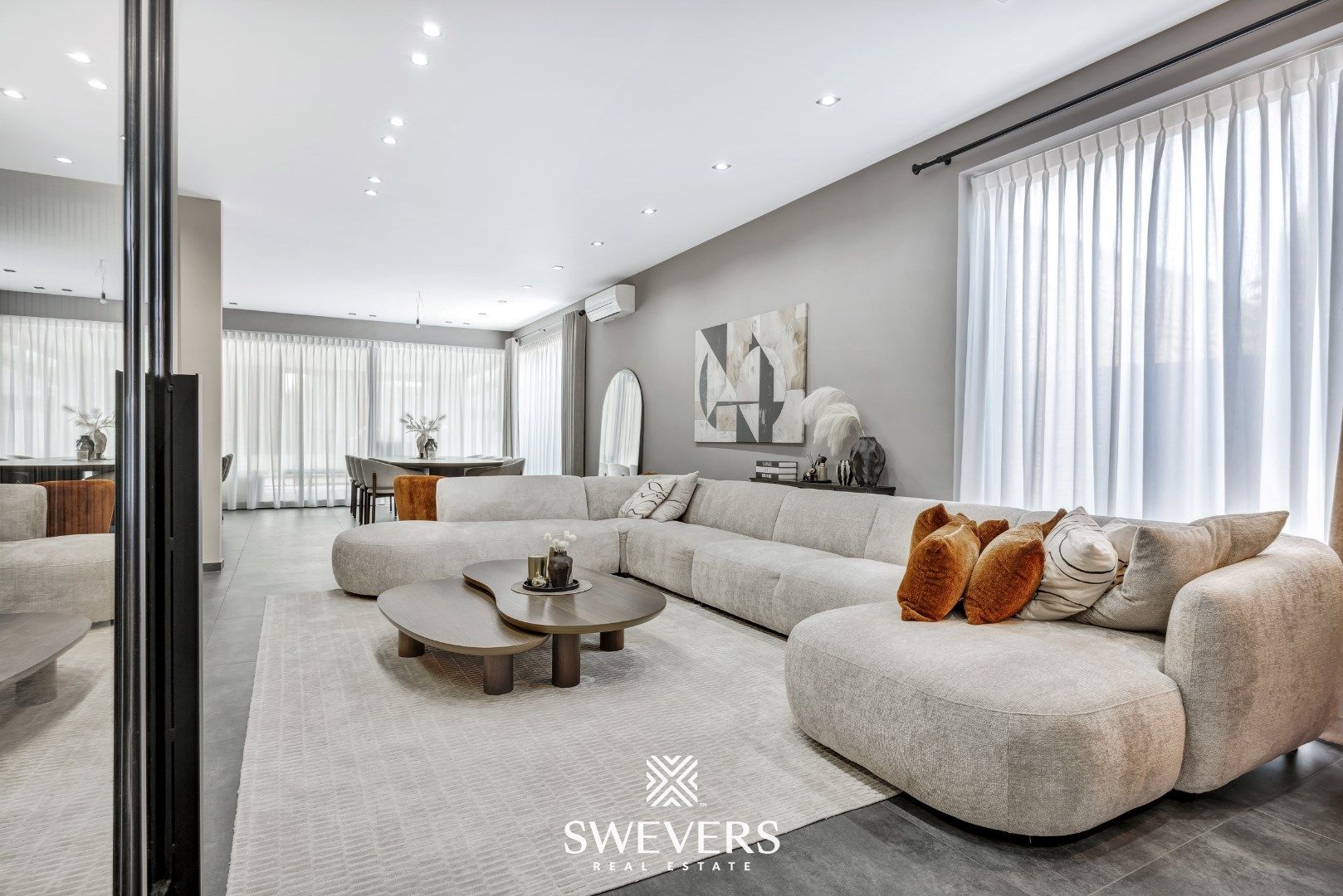 Stijlvol wonen op een ruim perceel met 4 slaapkamers en topafwerking foto 4