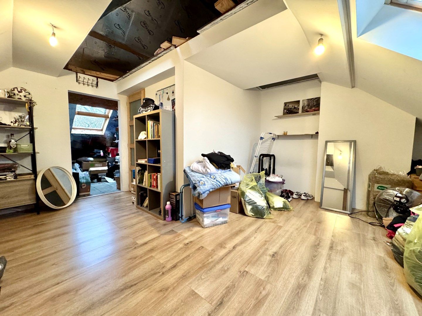 HALFOPEN WONING MET 3 SLPKS, TUIN EN GARAGE foto 13