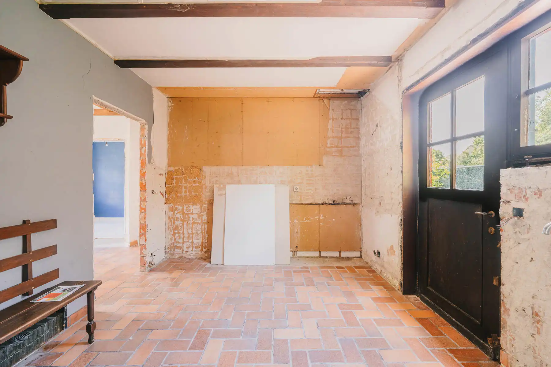 Gelijkvloerse renovatiewoning met groot potentieel foto 10