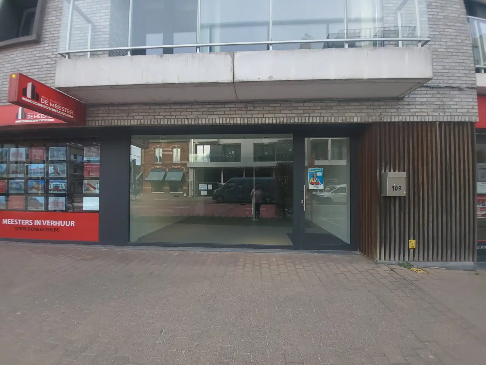 Exclusief gelegen handelsruimte in centrum Deinze foto 2