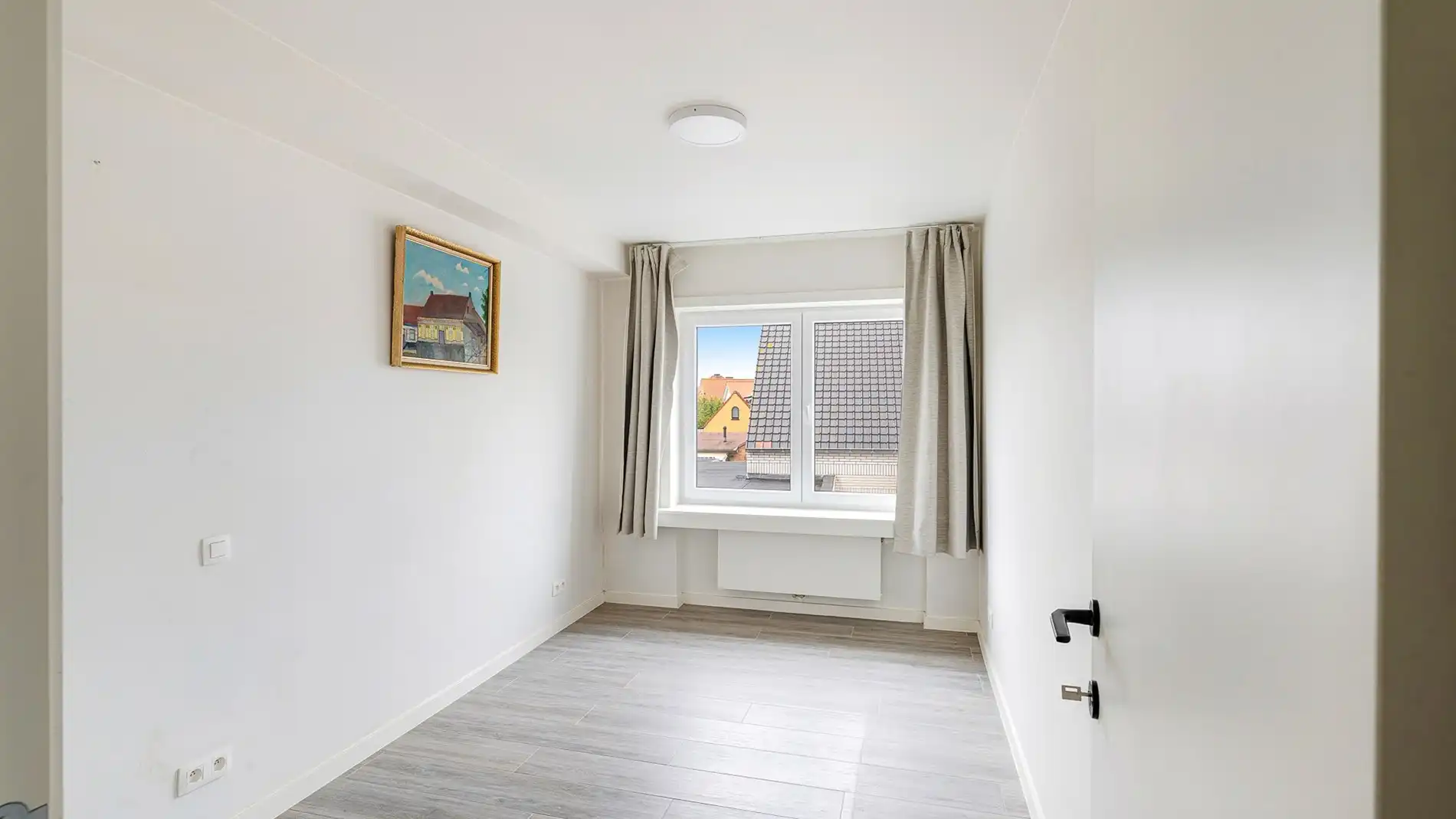 Gerenoveerd appartement met twee kamers en open zichten  foto 14