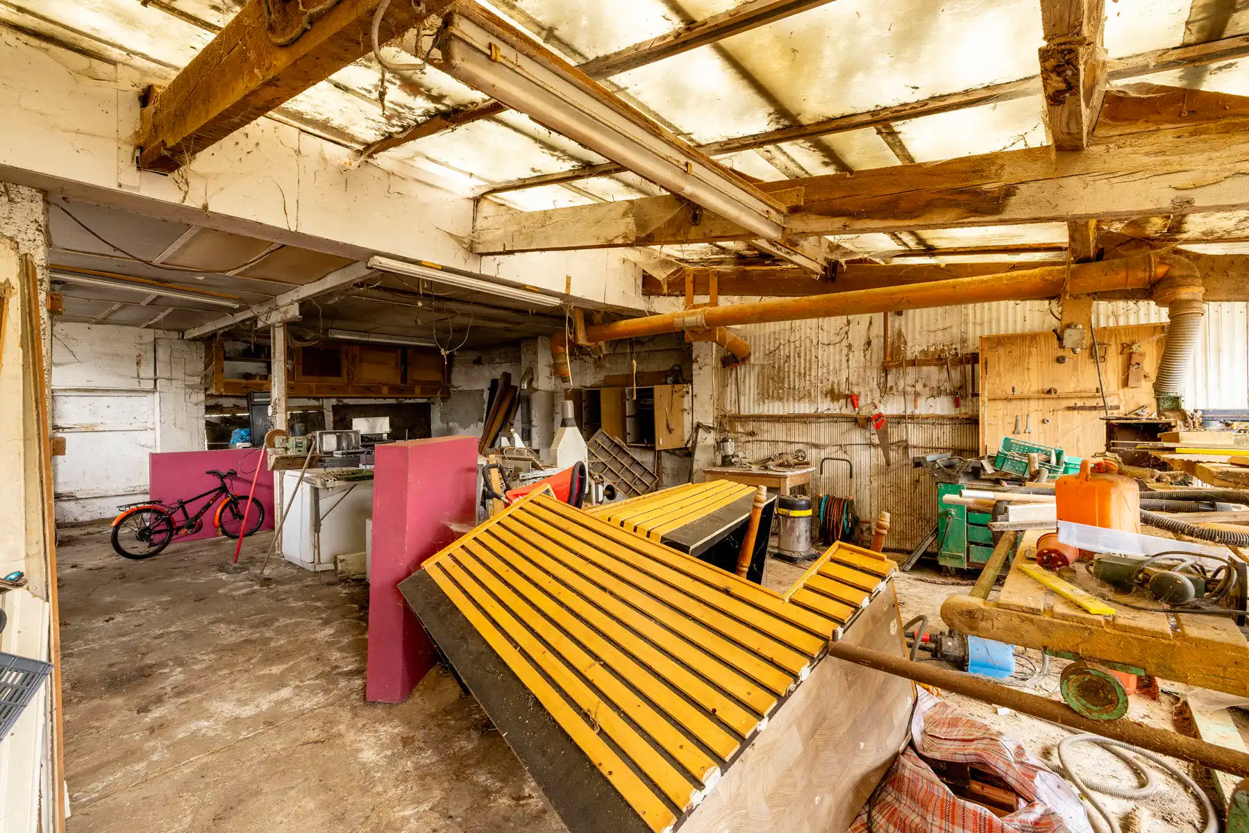 HOB met 3/4 slpk, voor- en zijdeur, garage en tuin op 702m² foto 27