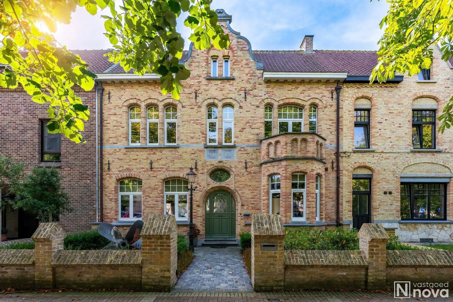 exclusieve herenwoning foto {{pictureIndex}}