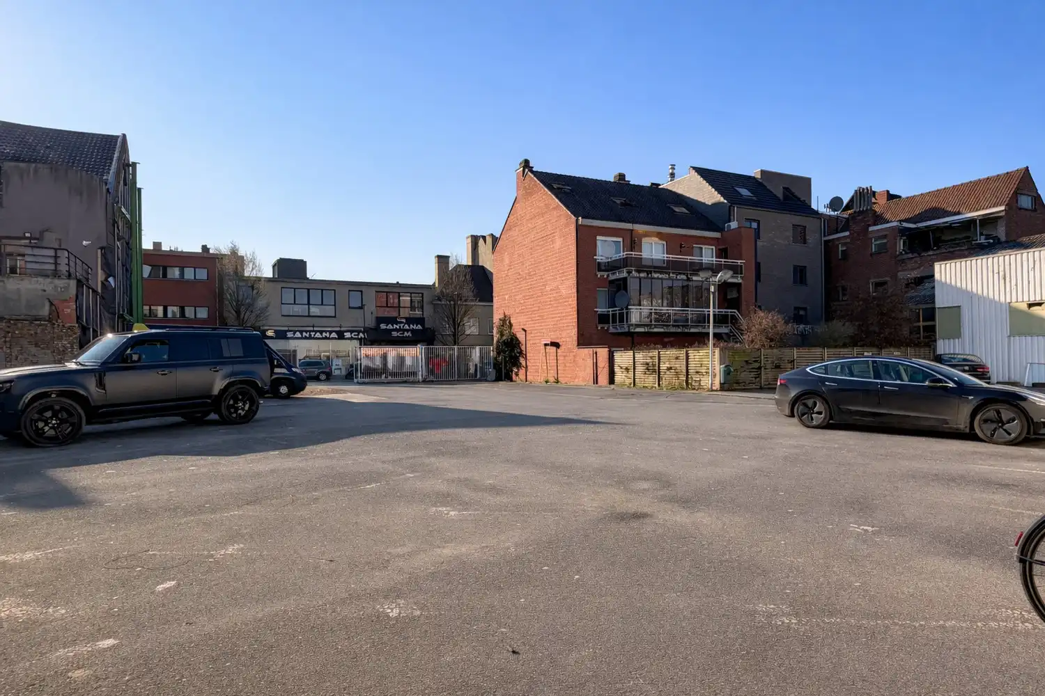 Polyvalente zaal (100m²) met ruime parking foto 2