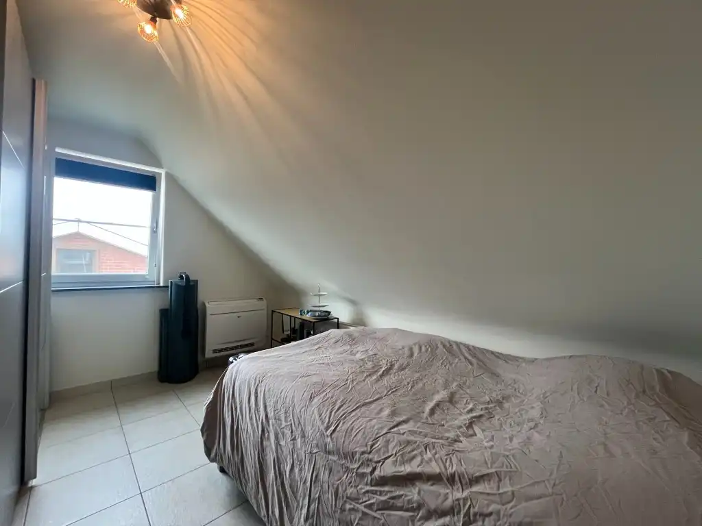 Zwevegem – Instapklare halfopen bebouwing met zonnepanelen, warmtepompen en laadpaal foto 11