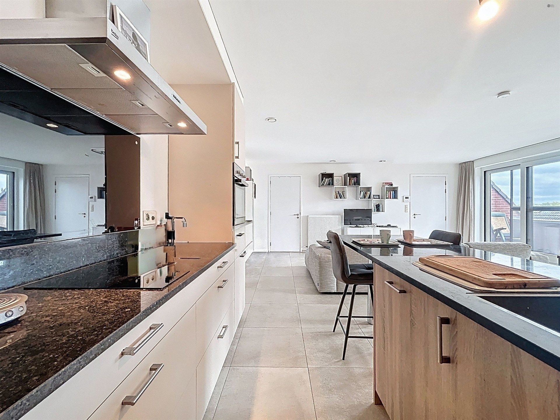 Recent en energiezuinig 2-slk app (127m²) met overdekte autostaanplaats foto 3