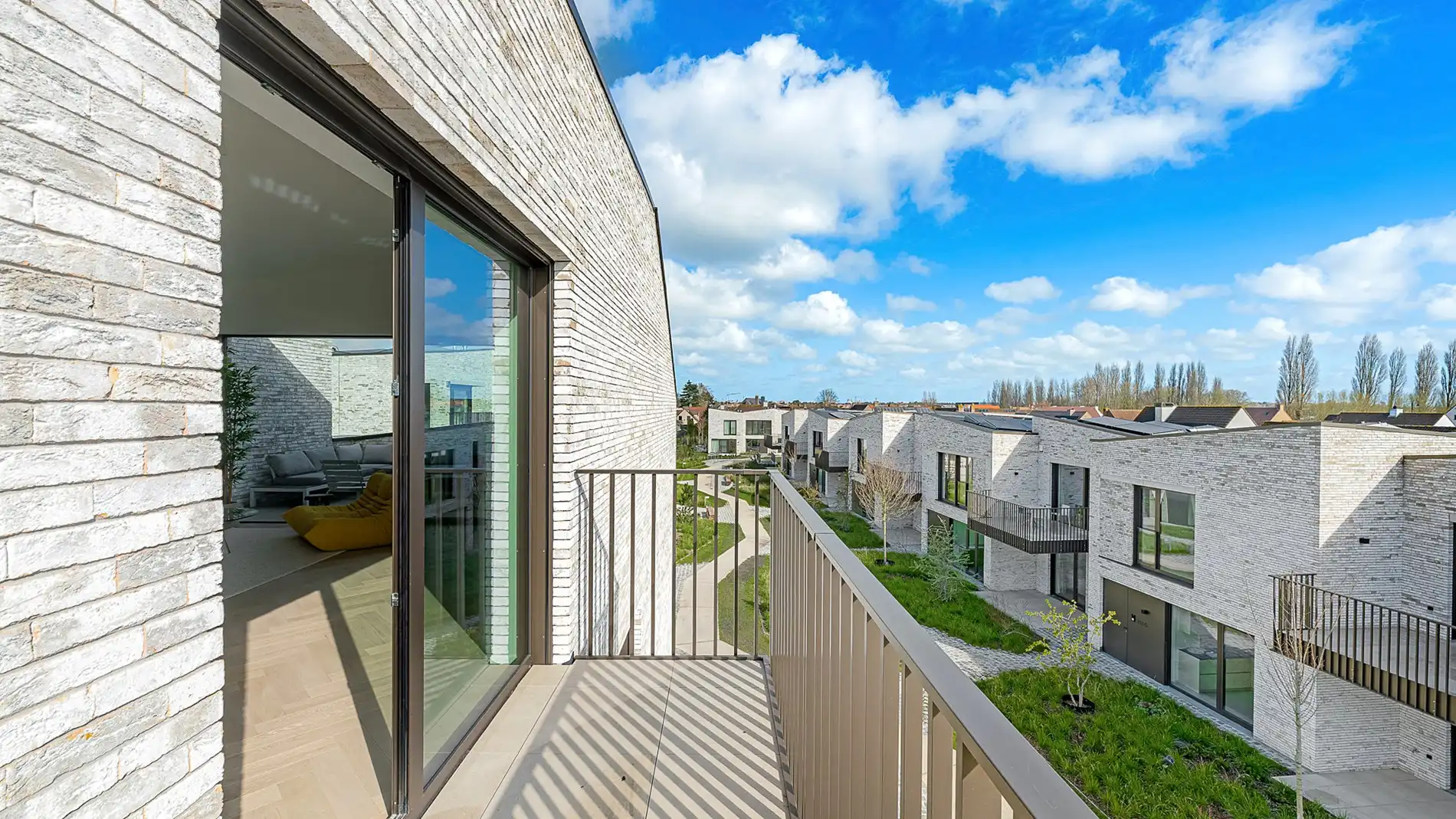 Exclusief verblijf met lift, terrassen en uitzonderlijke volumes in een groene-autovrije verkaveling te Knokke. foto 13