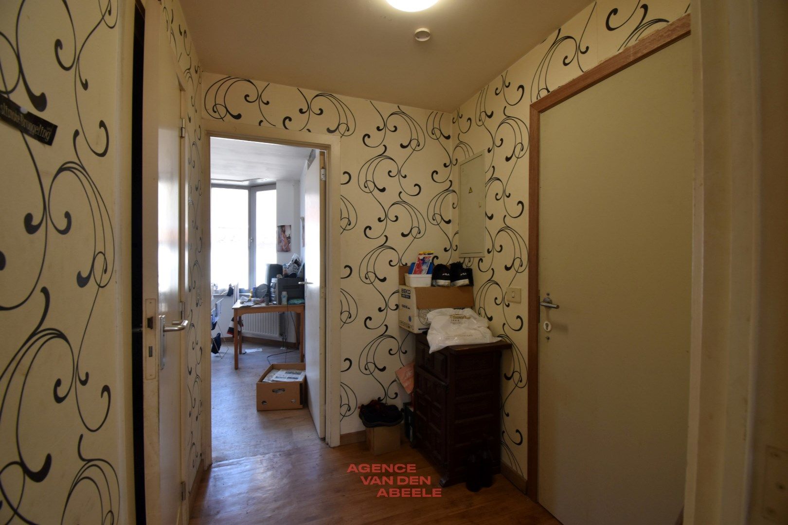 Op te frissen 1 slaapkamer appartement op 50m van de Markt foto 2