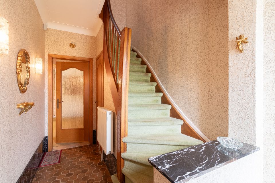 Halfopen gezinswoning met grote tuin in groene omgeving foto 7