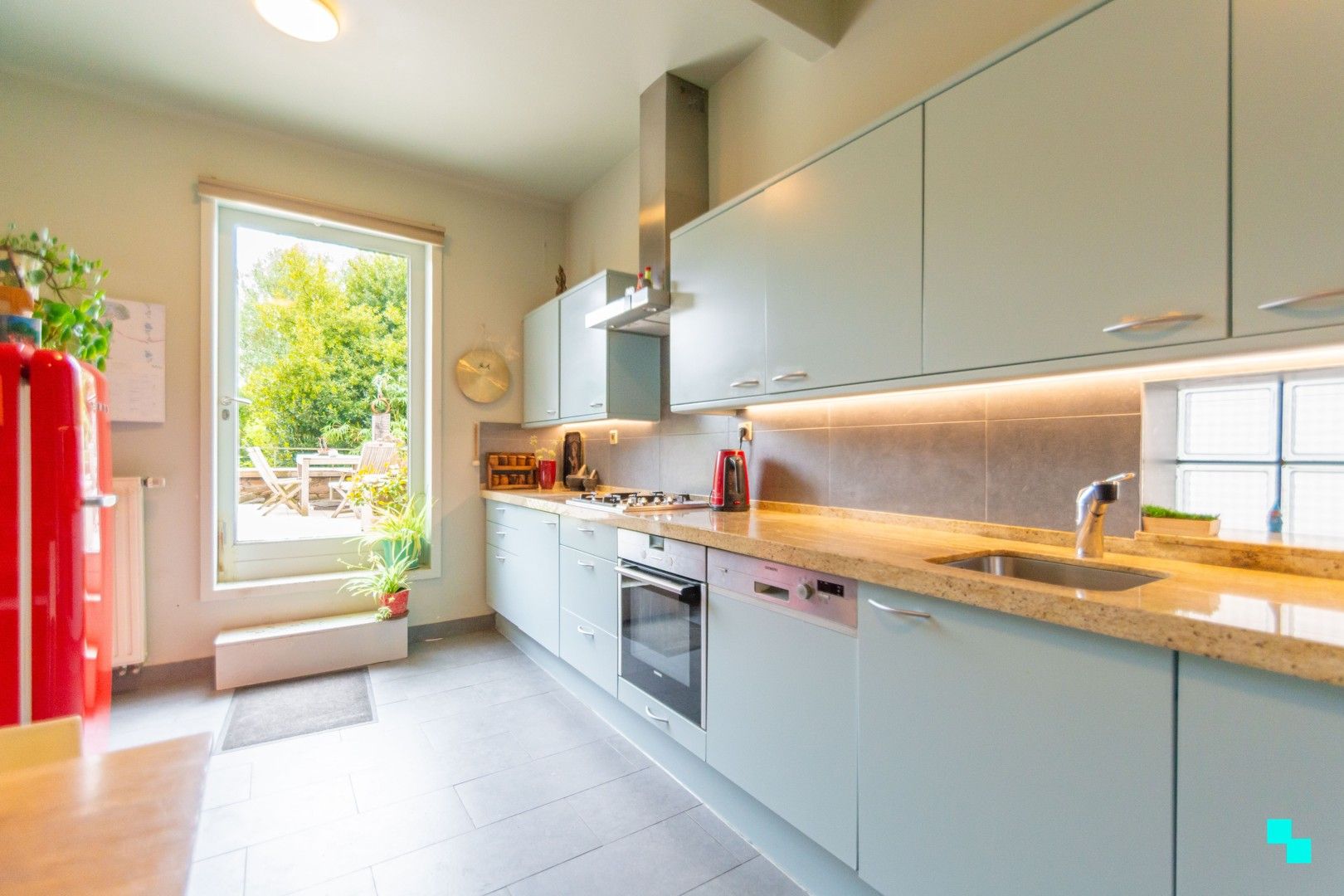 Karaktervolle woning met handelsruimte vlakbij Gent-Sint-Pieters foto 12