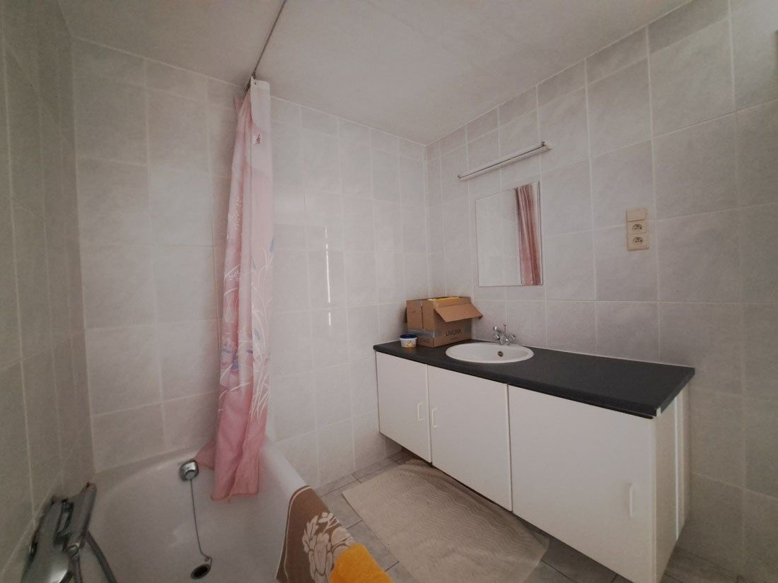 Perfect gelegen GELIJKVLOERS appartement te Lummen INCLUSIEF GARAGE foto 8