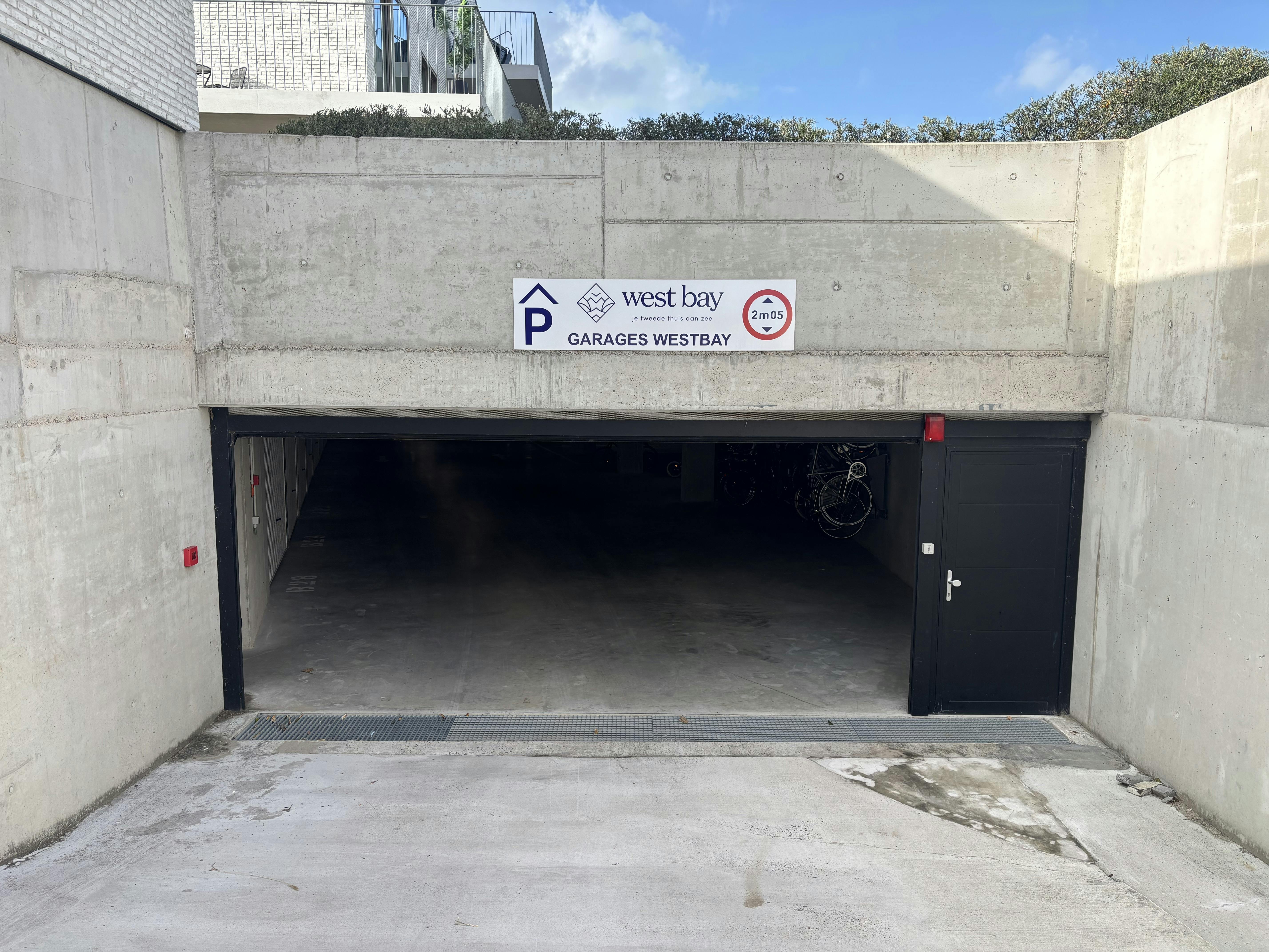Ruime garagebox in de residentie West Bay! foto 7