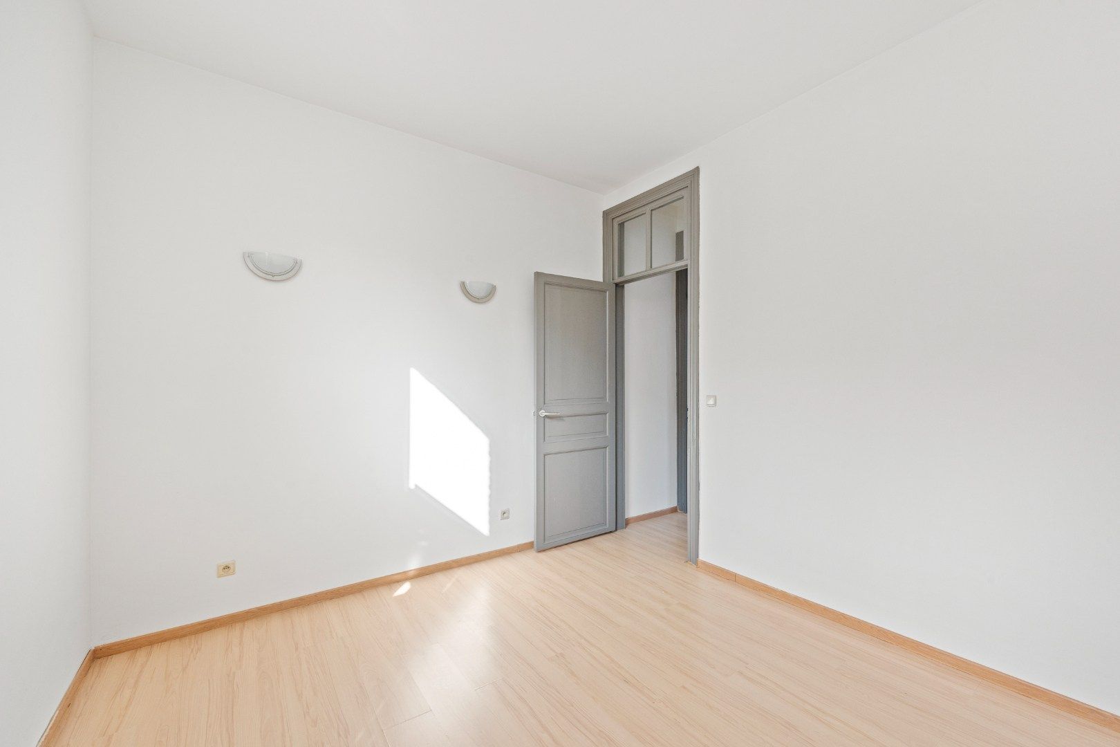 Instapklare woning met 3 slaapkamers in Kortrijk-centrum foto 4