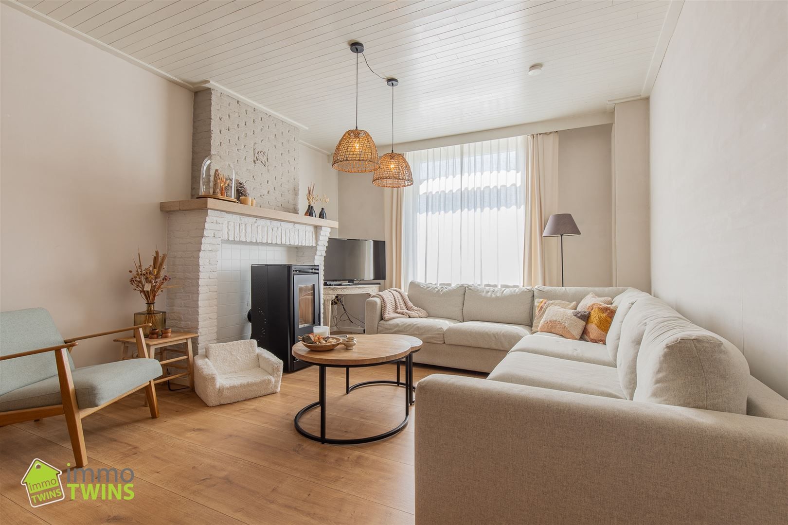 Halfopen bebouwing met karakter, comfort én een droomtuin! foto 5