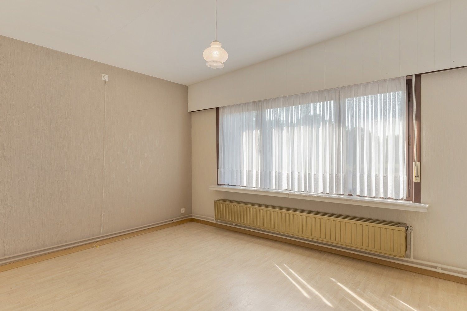 Te renoveren woning  – rust en groen uitzicht gegarandeerd foto 22