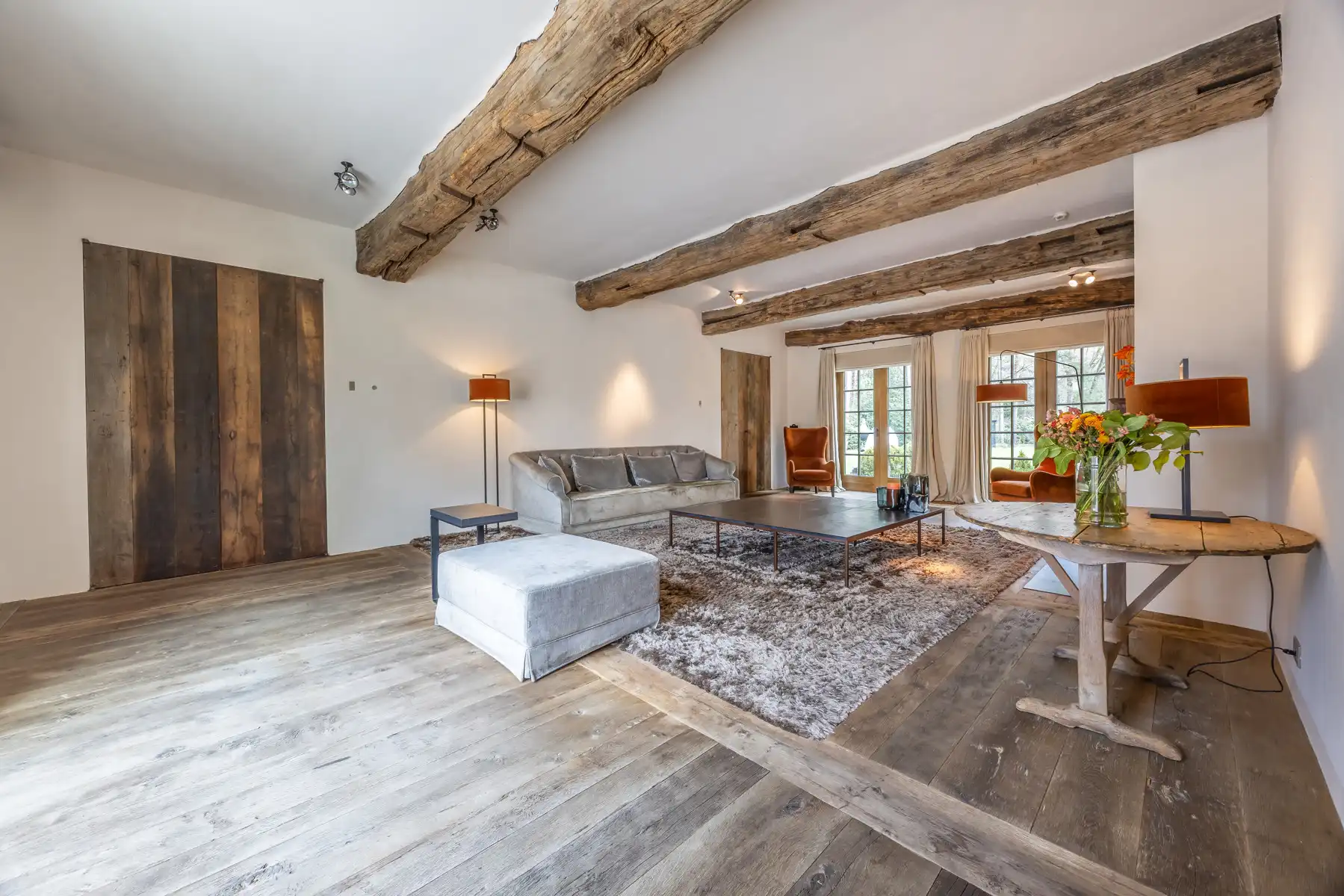 Schitterend domein van 7,7 ha met prachtige villa, zwembad, guesthouse, ruime schuur en uitgebreide paardenfaciliteiten. foto 7